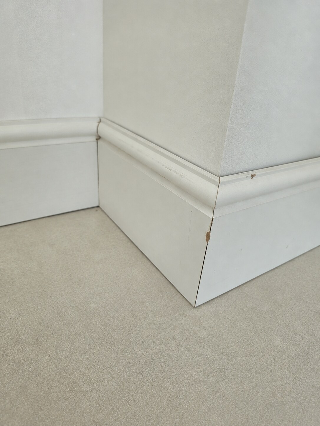 New-build staircase, newel post, handrail and spindles during second fix